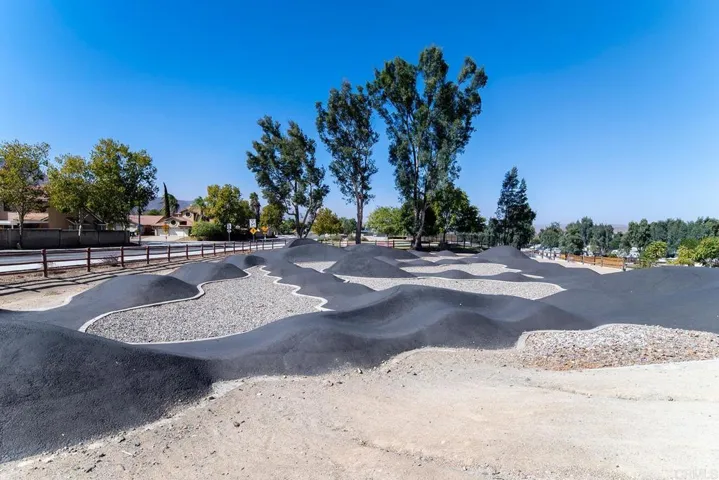 32525 Racquet Club Way, Lake Elsinore, California 92530