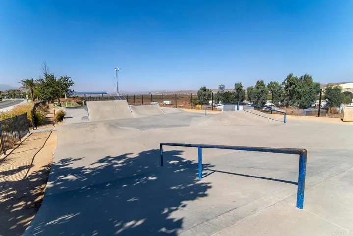 32525 Racquet Club Way, Lake Elsinore, California 92530