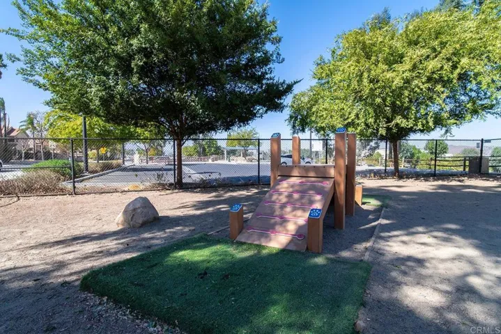 32525 Racquet Club Way, Lake Elsinore, California 92530