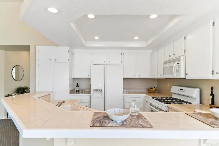 32525 Racquet Club Way, Lake Elsinore, California 92530
