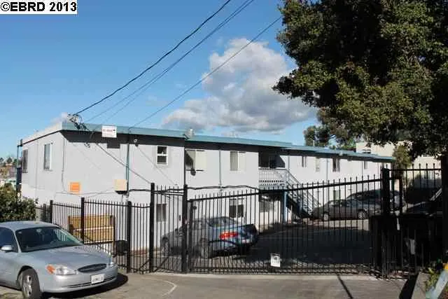 1810 E 25th St, Oakland, California 94606-3336