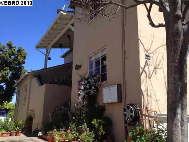 2301 Ivy Dr, Oakland, California 94606-2063