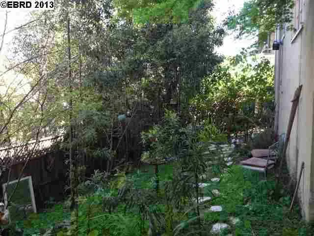 2301 Ivy Dr, Oakland, California 94606-2063