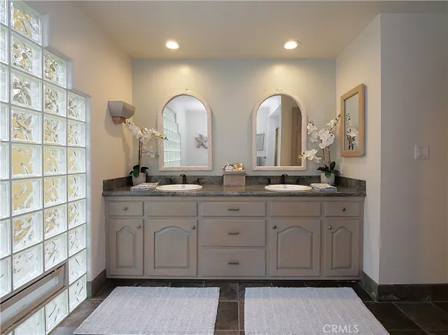 29840 Knoll View Drive, Rancho Palos Verdes, California 90275