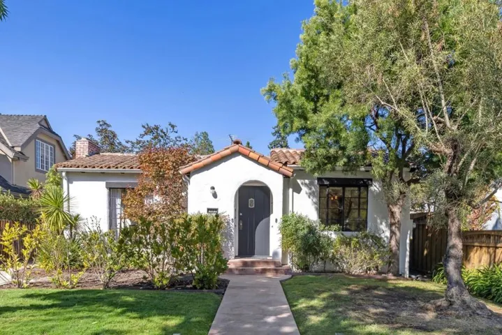 211 Washington Avenue, Palo Alto, California 94301
