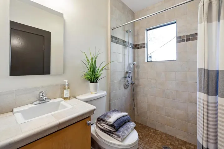 211 Washington Avenue, Palo Alto, California 94301