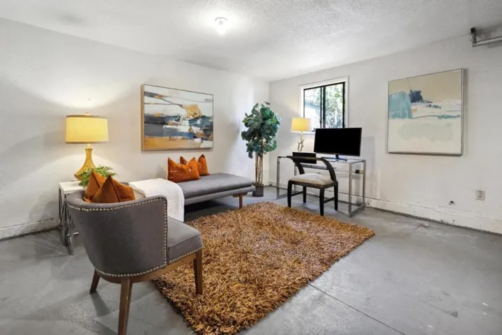 211 Washington Avenue, Palo Alto, California 94301