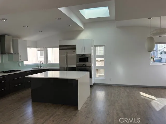 510 Ardmore Avenue, Hermosa Beach, California 90254