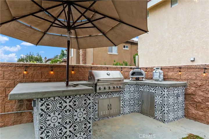 Outdoor Kitchen