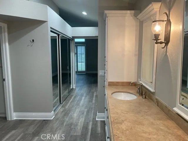 Primary Suite with Dual Sinks, Mirrored Wardrobe