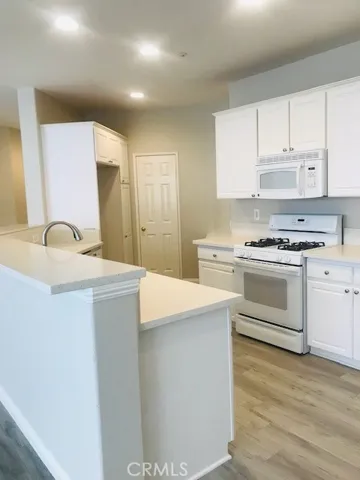 941 Somerville, Irvine, California 92620