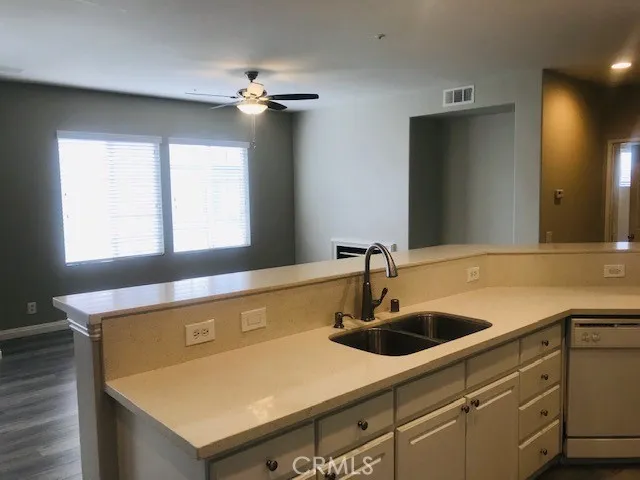941 Somerville, Irvine, California 92620