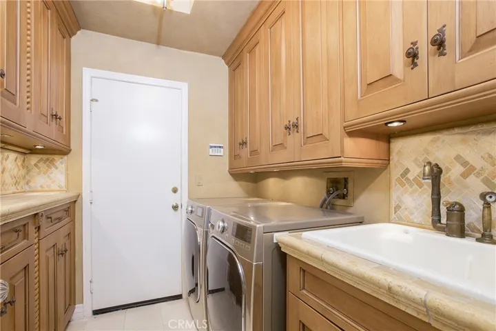 1031 S Taylor Court, Anaheim Hills, California 92808