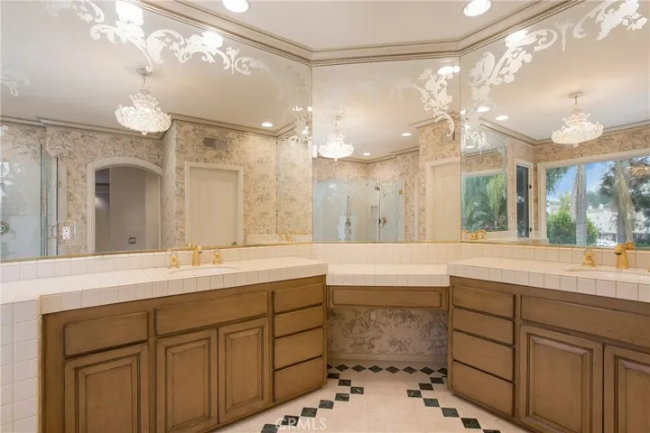 1031 S Taylor Court, Anaheim Hills, California 92808