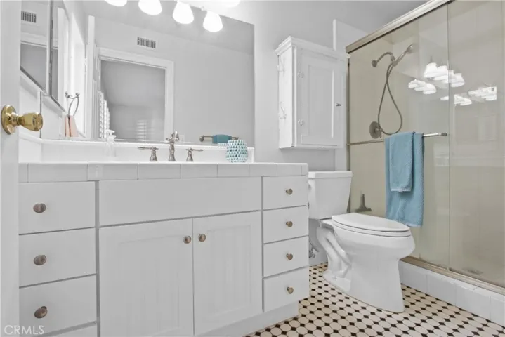 Primary​​‌​​​​‌​​‌‌​​‌​​​‌‌​​​‌​​‌‌​​‌‌​​‌‌​​​​ bathroom