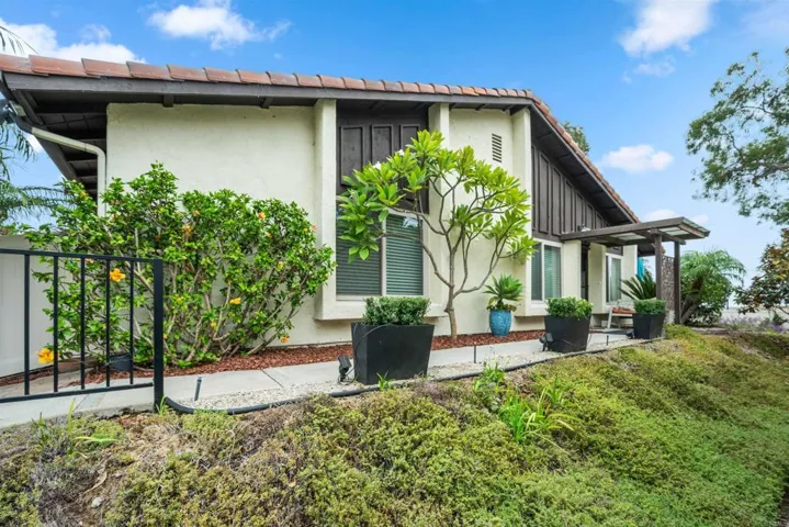315 Volney Lane, Encinitas, California 92024