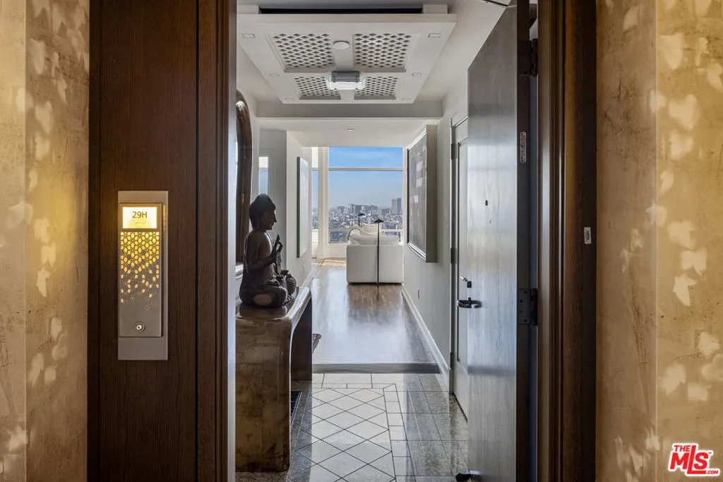 900 W Olympic Boulevard 29h, Los Angeles, California 90015 home-pic-1