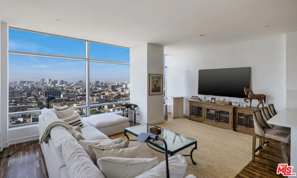900 W Olympic Boulevard 29h, Los Angeles, California 90015 home-pic-2
