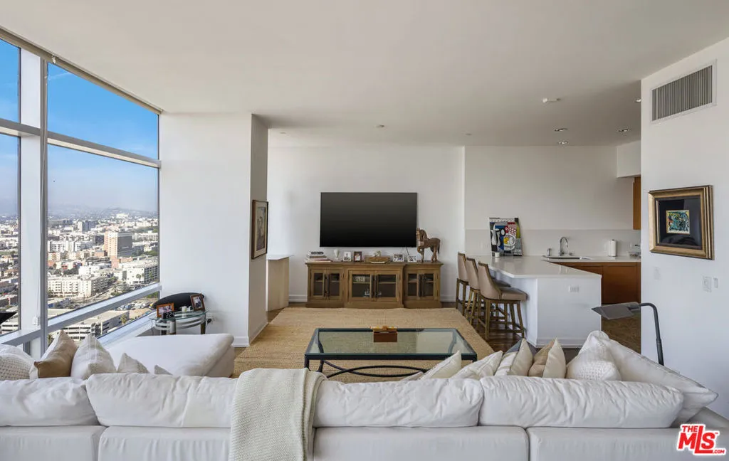 900 W Olympic Boulevard 29h, Los Angeles, California 90015 home-pic-4