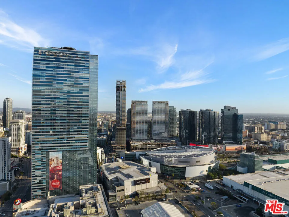 900 W Olympic Boulevard 29h, Los Angeles, California 90015 home-pic-32