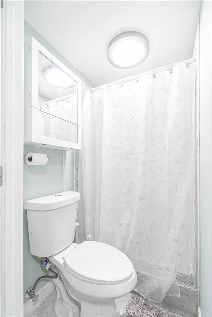 1562 W 31st Street, Long Beach, California 90810 home-pic-39