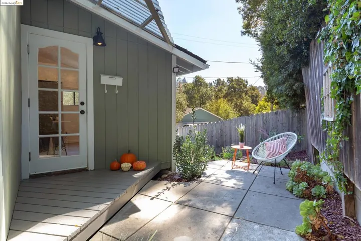 5945 Marden Ln, Oakland, California 94611