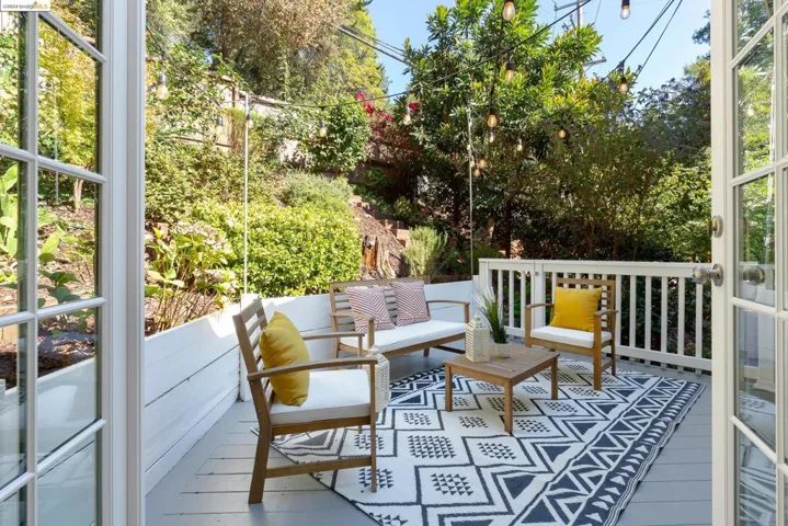 5945 Marden Ln, Oakland, California 94611