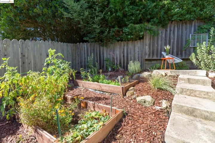 5945 Marden Ln, Oakland, California 94611