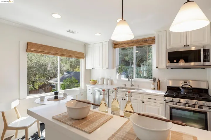 5945 Marden Ln, Oakland, California 94611
