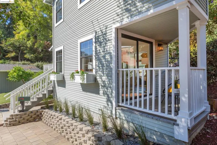 5945 Marden Ln, Oakland, California 94611