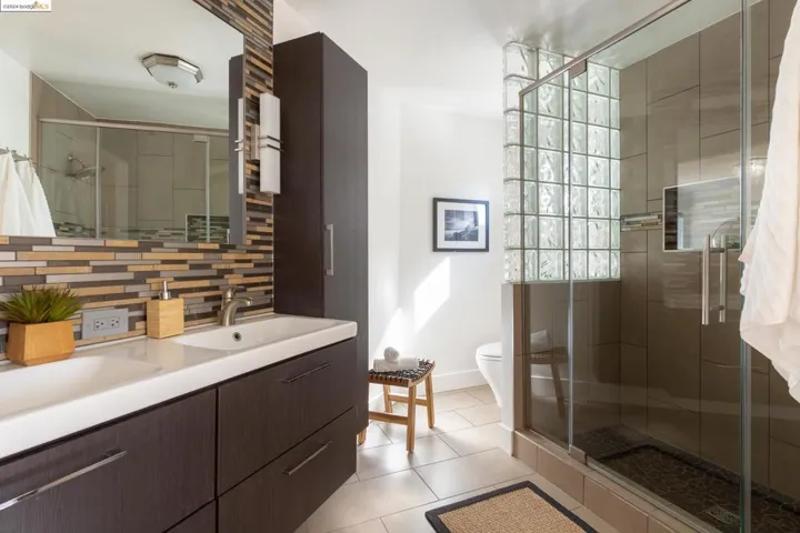5945 Marden Ln, Oakland, California 94611