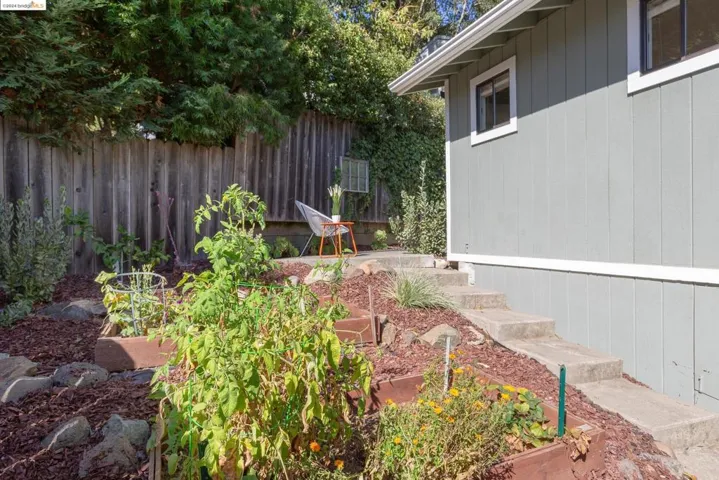 5945 Marden Ln, Oakland, California 94611