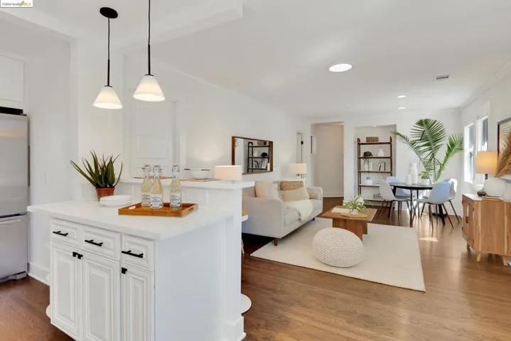 5945 Marden Ln, Oakland, California 94611