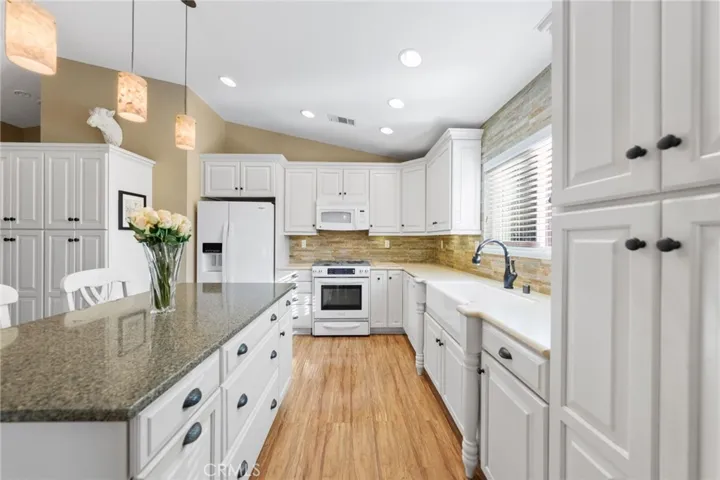 33212 Camino Piedra Rojo, Temecula, California 92592