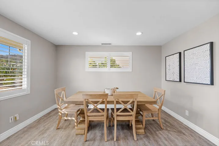 842 Kenmore Circle, Newbury Park, California 91320