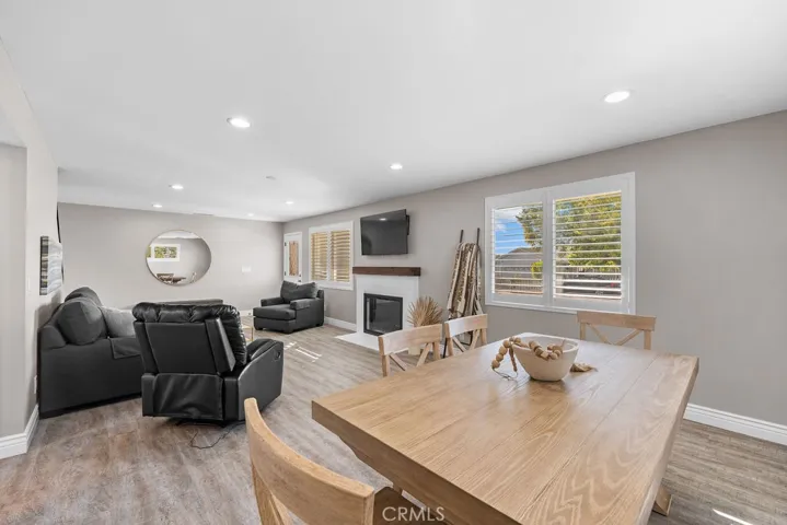 842 Kenmore Circle, Newbury Park, California 91320
