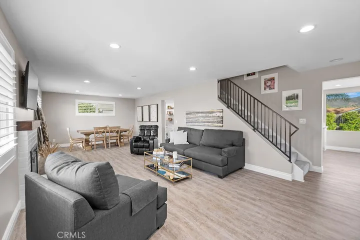 842 Kenmore Circle, Newbury Park, California 91320