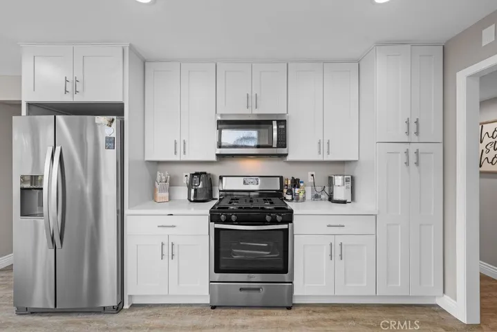 842 Kenmore Circle, Newbury Park, California 91320