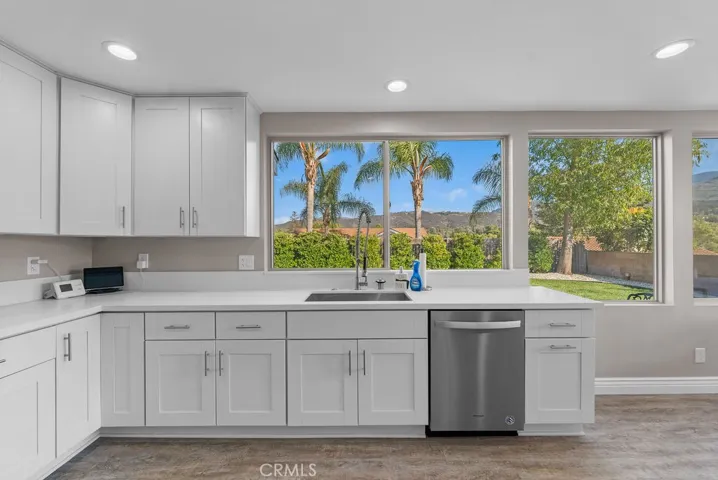 842 Kenmore Circle, Newbury Park, California 91320