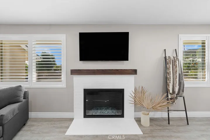 842 Kenmore Circle, Newbury Park, California 91320