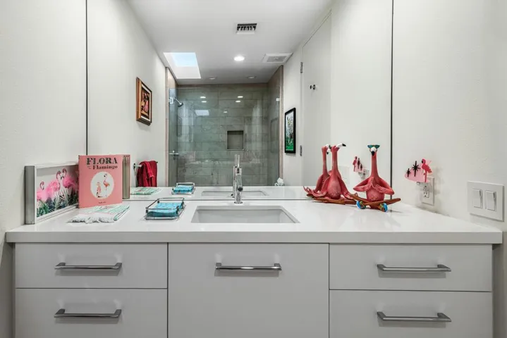 Guest Rm Bath 3