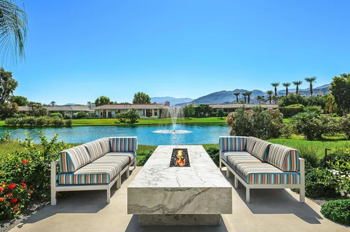 Firepit/Lake View