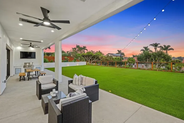 404 Santa Dominga, Solana Beach, California 92075