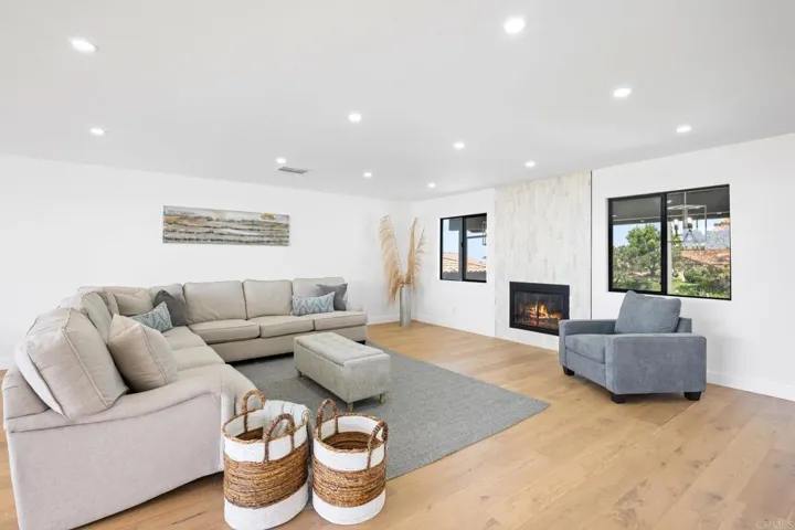 404 Santa Dominga, Solana Beach, California 92075