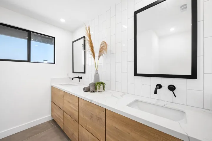 404 Santa Dominga, Solana Beach, California 92075