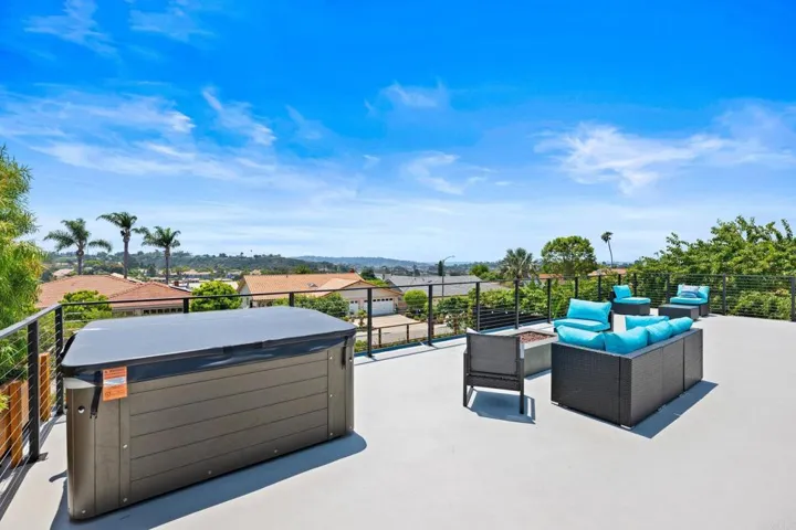 404 Santa Dominga, Solana Beach, California 92075
