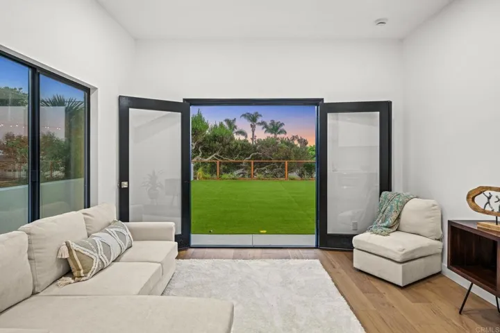 404 Santa Dominga, Solana Beach, California 92075