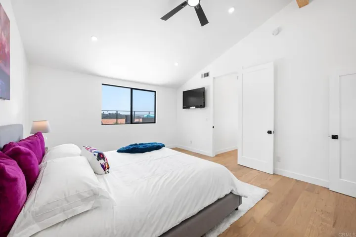 404 Santa Dominga, Solana Beach, California 92075