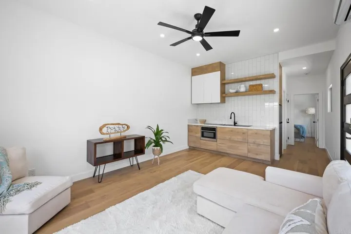 404 Santa Dominga, Solana Beach, California 92075