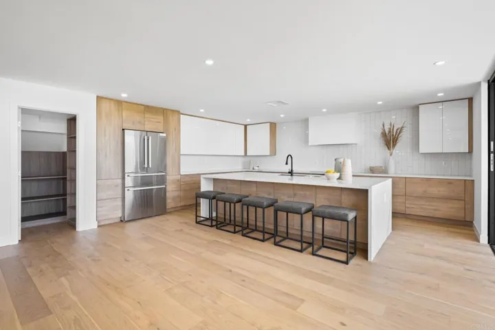 404 Santa Dominga, Solana Beach, California 92075